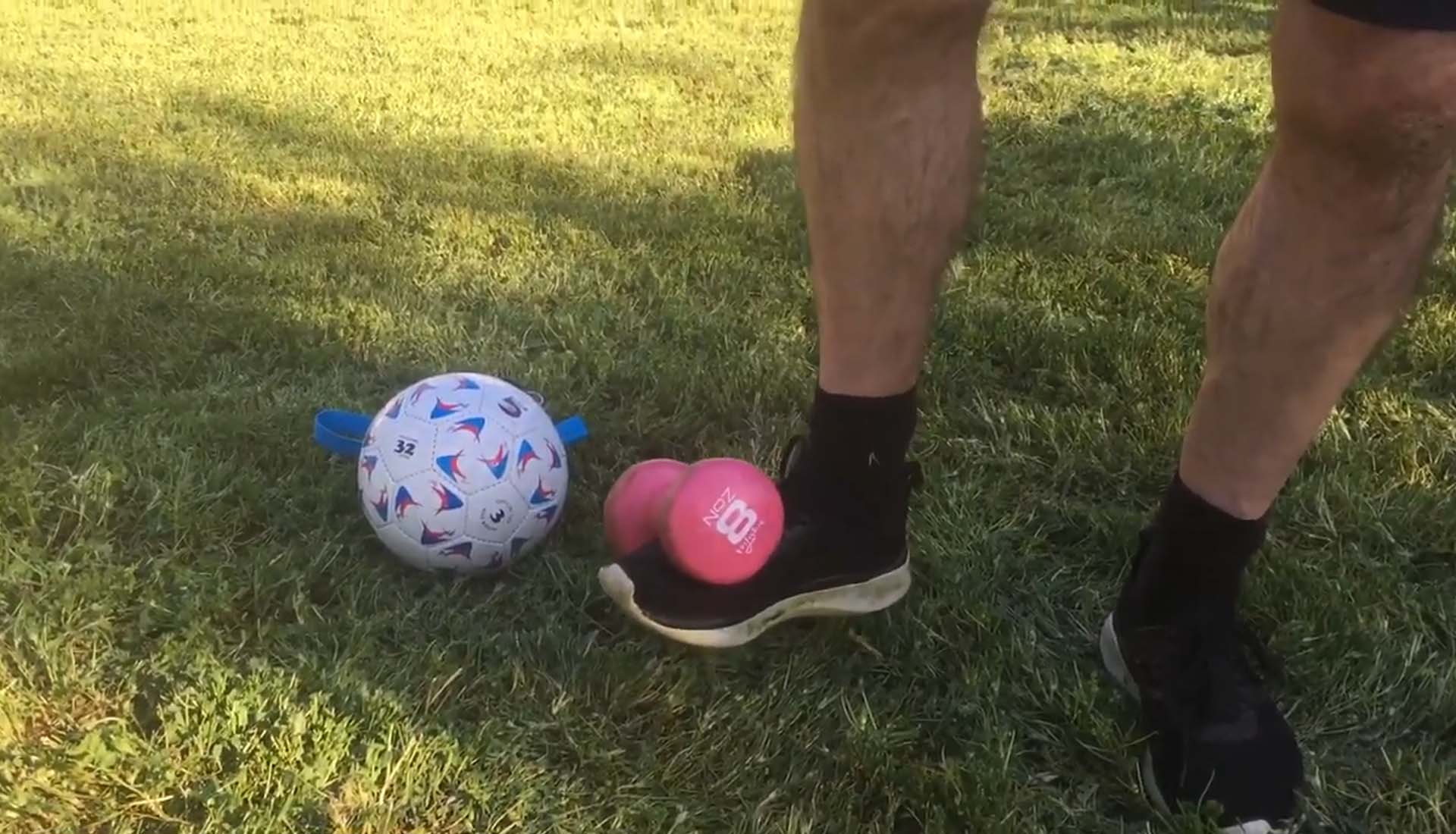 Bài tập khóa cổ chân tăng lực sút