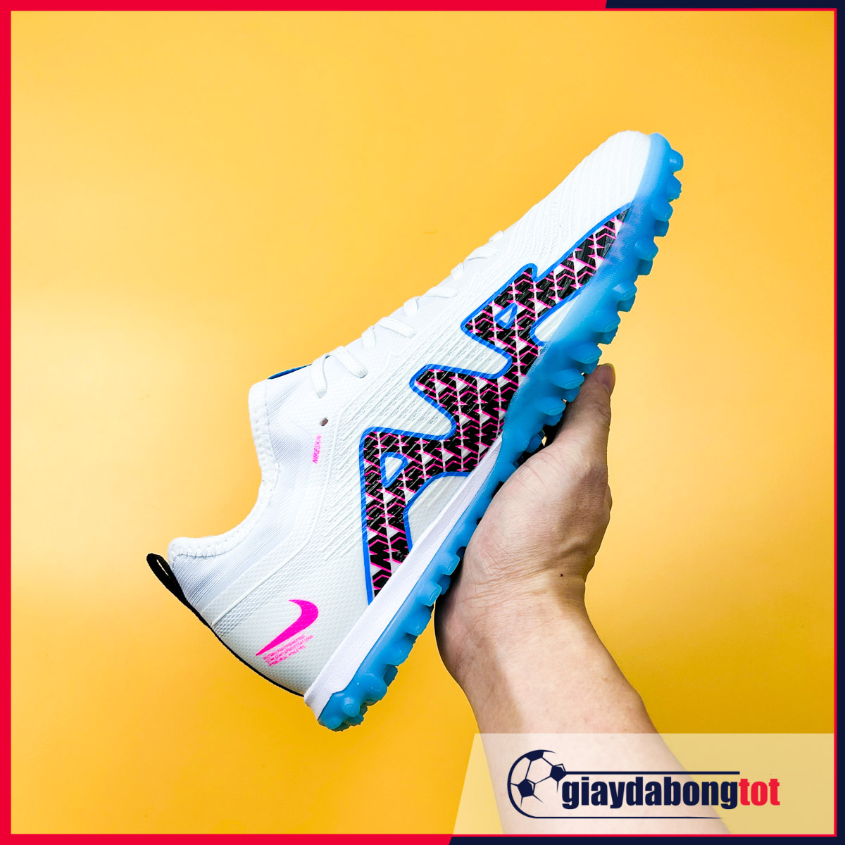 Giày đá bóng sân cỏ nhân tạo