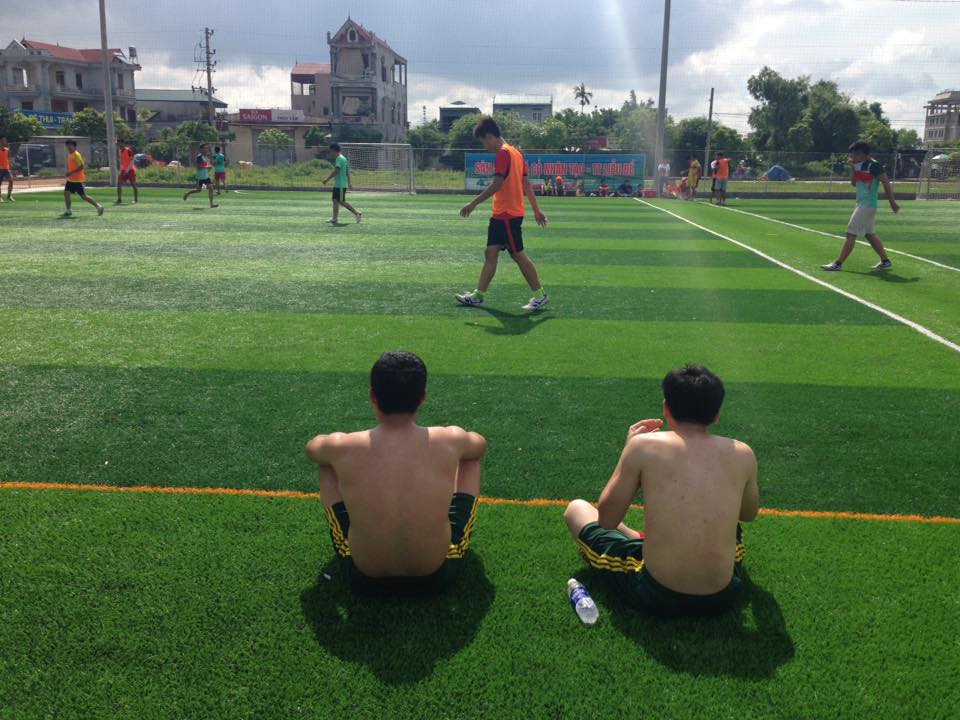 Chơi bóng đá phủi