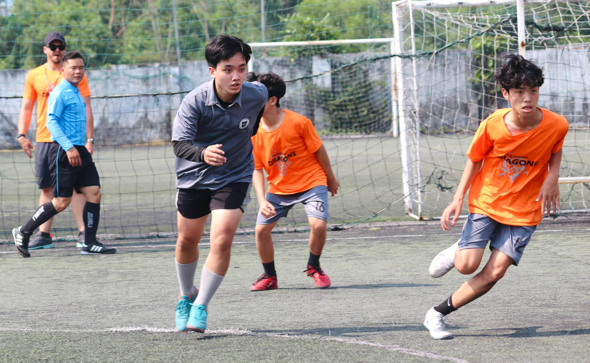 Tinh thần cạnh tranh trong bóng đá