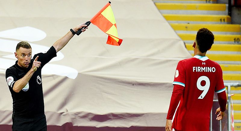 Phá bẫy việt vị trong bóng đá