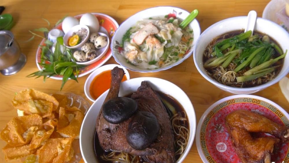 Mì Tàu chuẩn vị người Hoa tại Sài Gòn