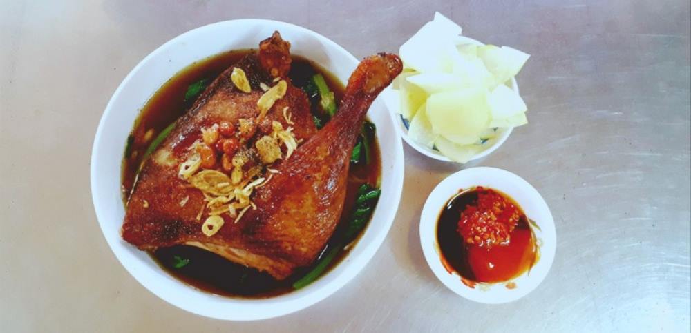 Mì vịt tiềm ngon ở Sài Gòn